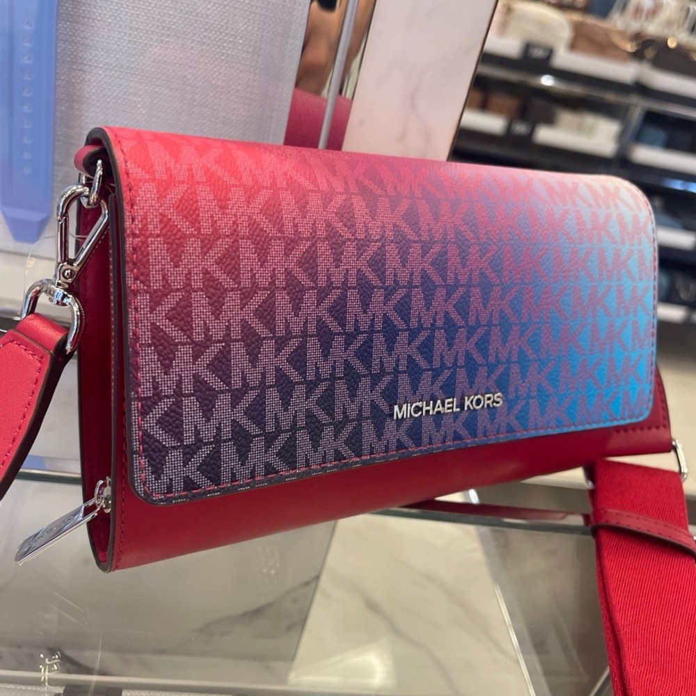 MICHAEL KORS Jet Set Lg Ombré Signature Logo Crossbody Bag
Dark Raspberry Multi - Picture 5 of 16